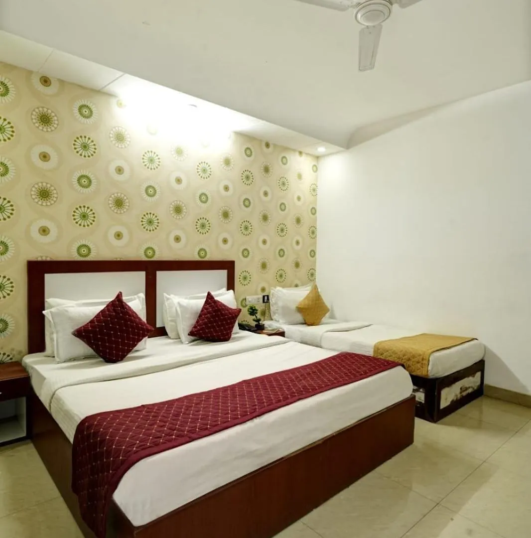 Hotel Aerotech Near Delhi Airport New Delhi 4*,