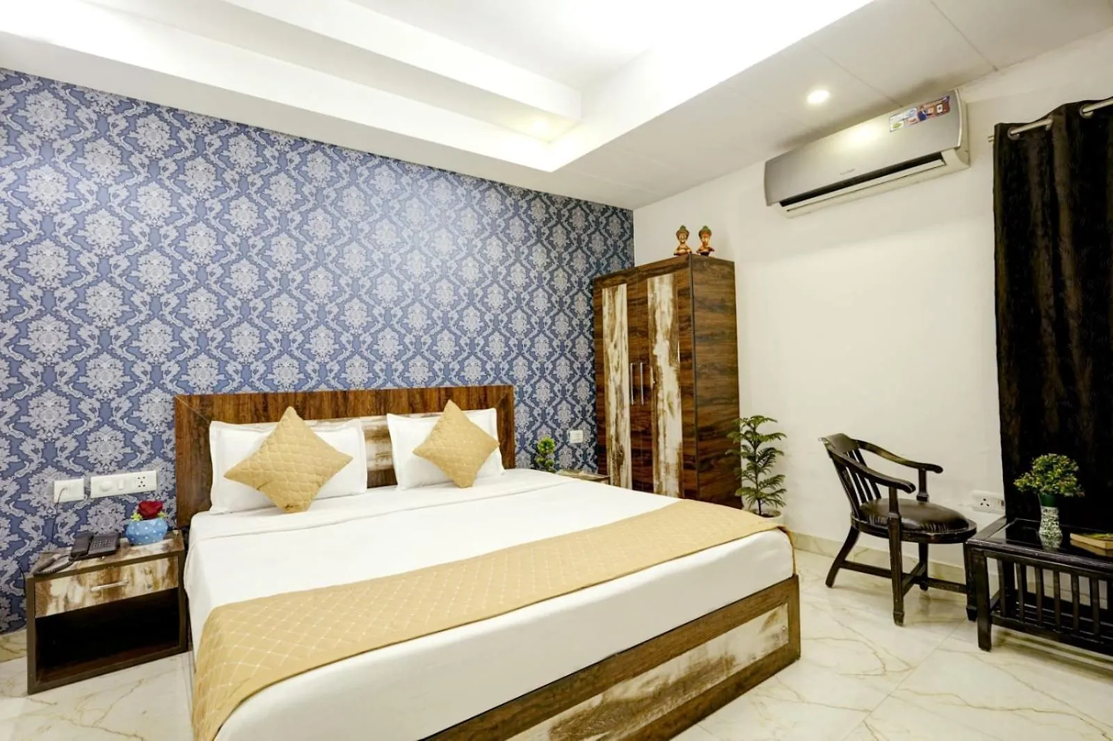 Hotel Aerotech Near Delhi Airport New Delhi