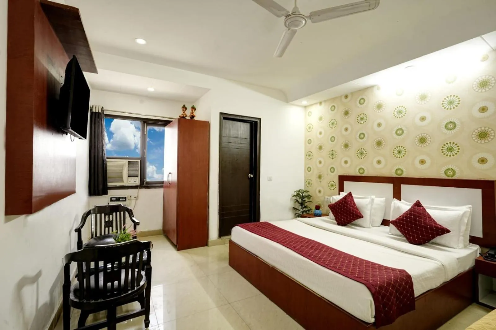 ****  Hotel Aerotech Near Delhi Airport New Delhi India