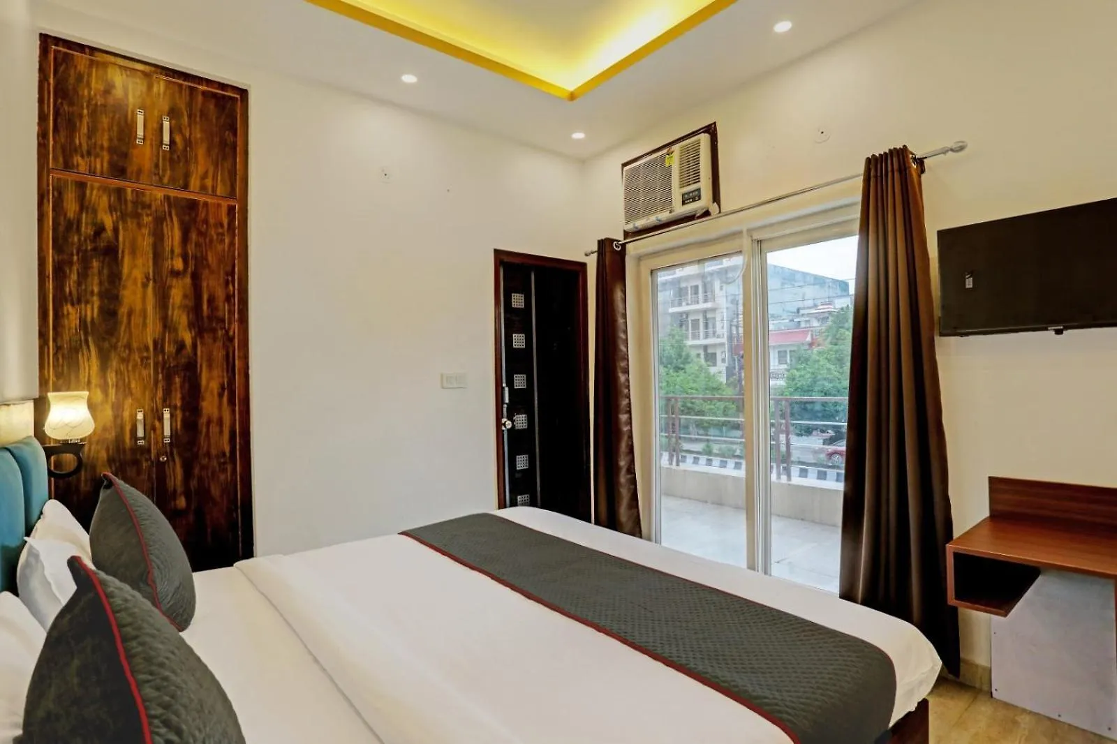 Hotel Aerotech Near Delhi Airport New Delhi