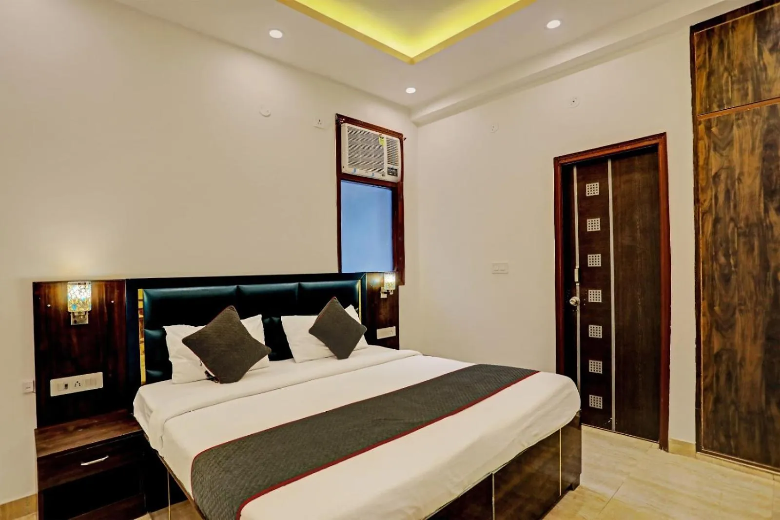 Hotel Aerotech Near Delhi Airport New Delhi 4*,  India